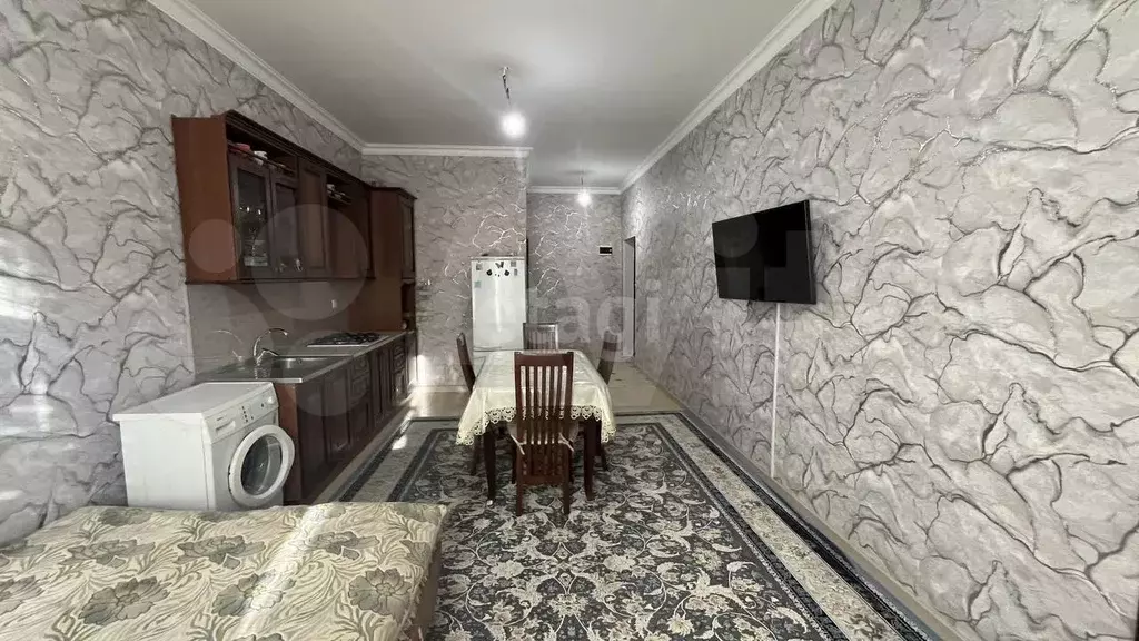 2-к. квартира, 60 м, 3/10 эт. - Фото 0