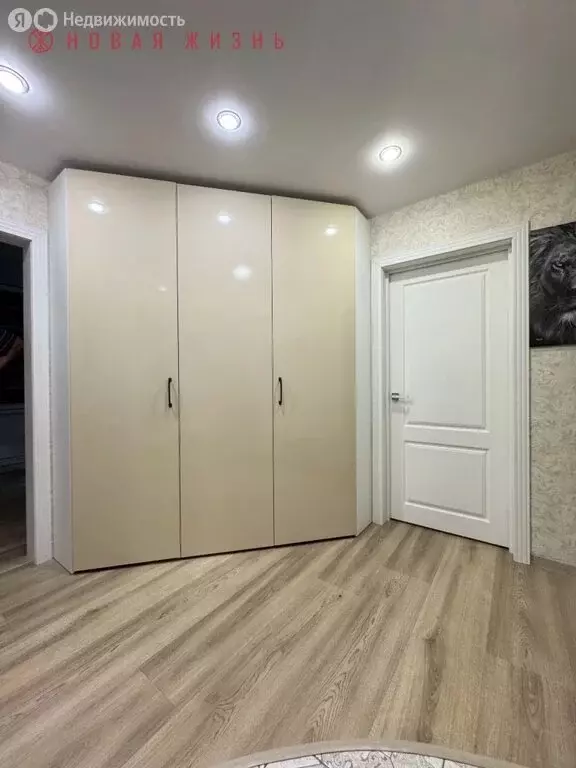 4-комнатная квартира: Самара, проспект Кирова, 407 (92 м) - Фото 0