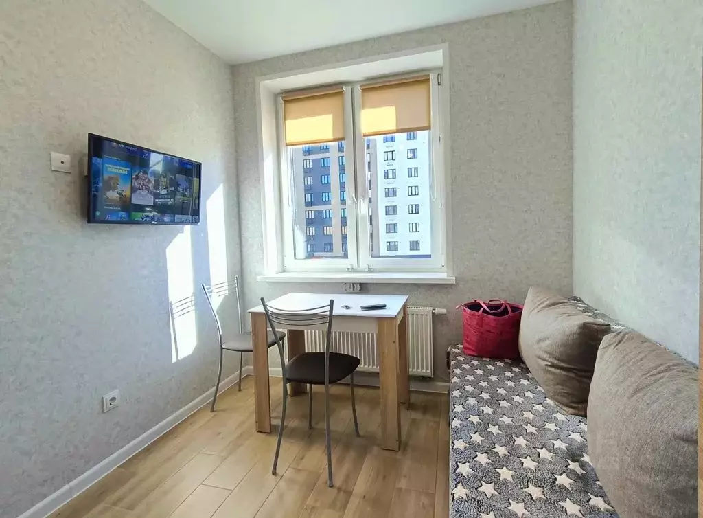 2-к кв. Тюменская область, Тюмень ул. Республики, 204к11 (35.0 м) - Фото 1