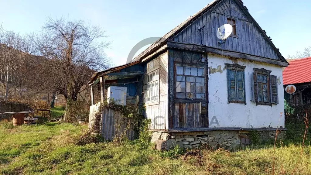 Дом в Краснодарский край, Апшеронский район, Куринская ст-ца ул. ... - Фото 1