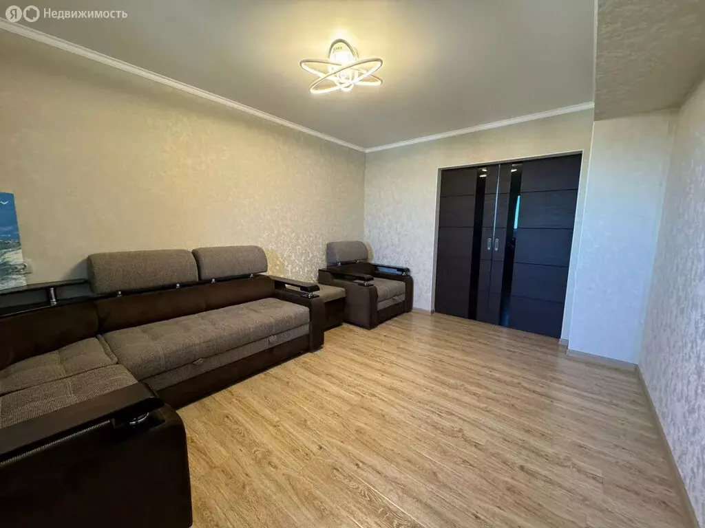 2-комнатная квартира: Владикавказ, Владикавказская улица, 7 (70 м) - Фото 1