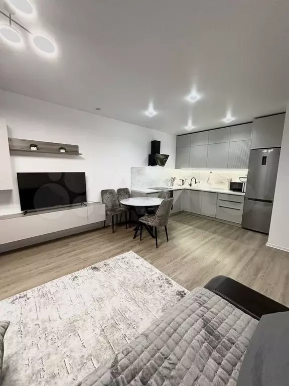 1-к. квартира, 41 м, 3/33 эт. - Фото 1