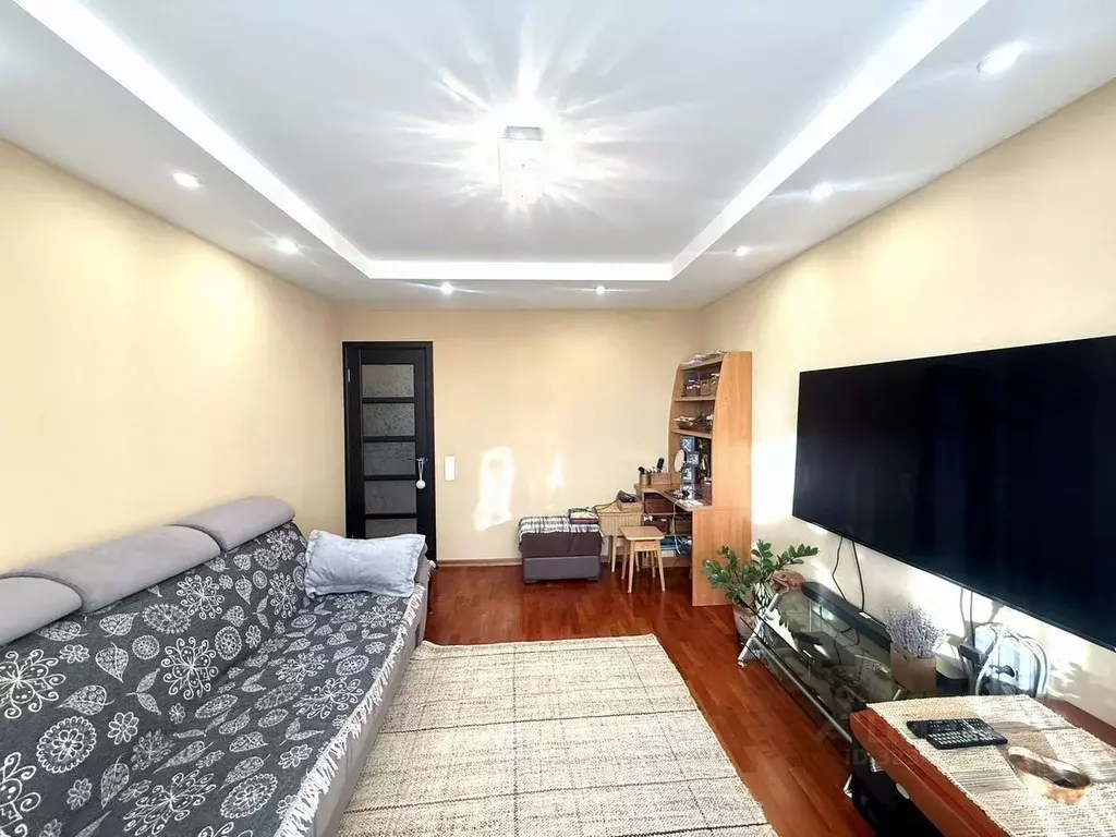 3-к кв. Ленинградская область, Тихвин 1А мкр, 1 (65.0 м) - Фото 1