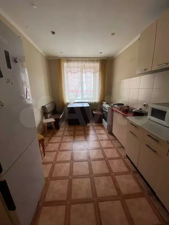 2-к. квартира, 60 м, 4/10 эт. - Фото 0