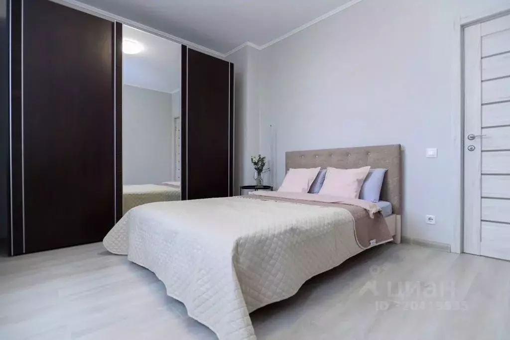 2-к кв. Свердловская область, Екатеринбург ул. Азина, 22/7 (72.0 м) - Фото 1