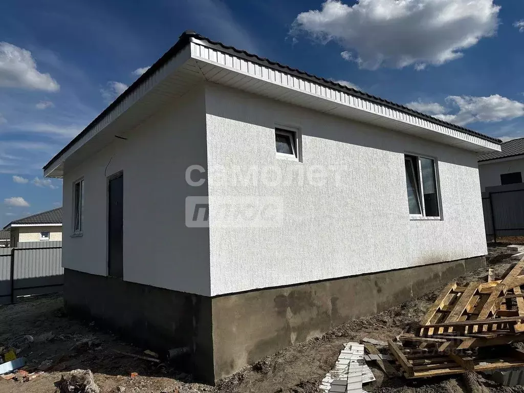 Дом в Курская область, Курский район, Моковский сельсовет, д. 1-я ... - Фото 1