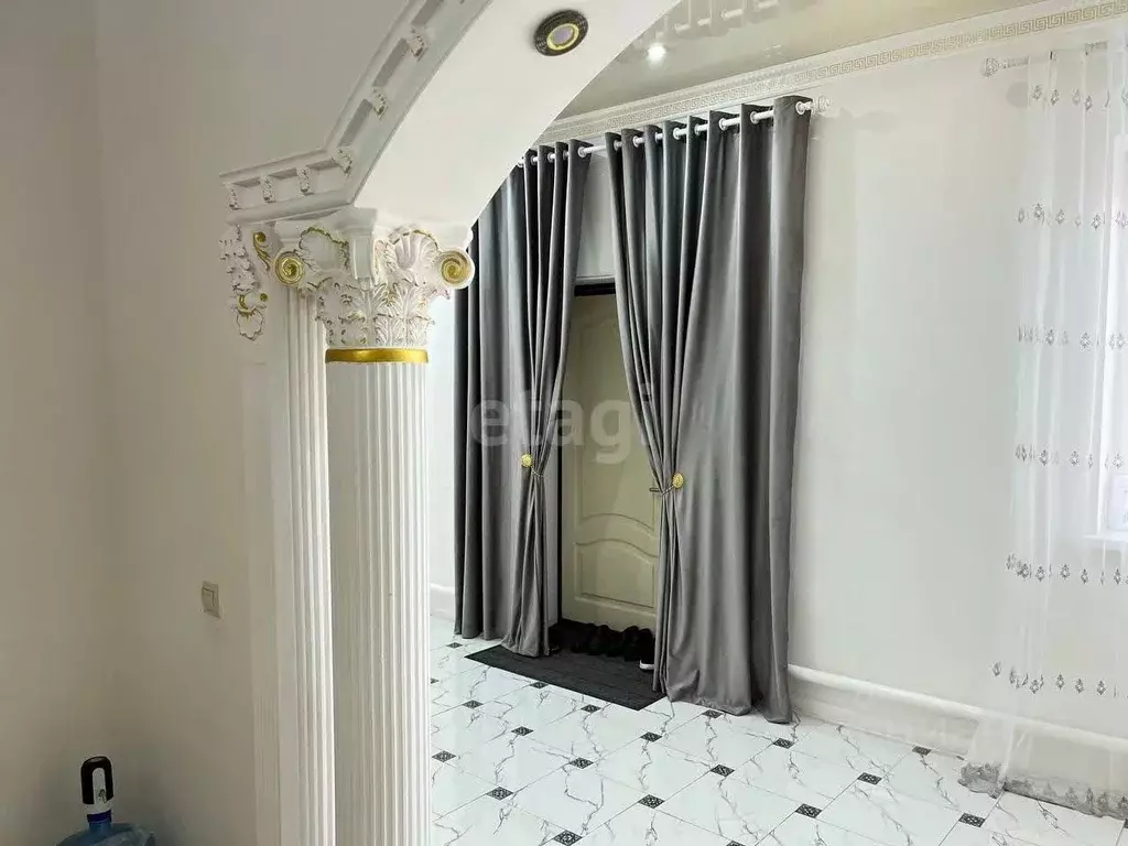 Дом в Ингушетия, Назрановский район, с. Плиево ул. П. Плиева (130 м) - Фото 0