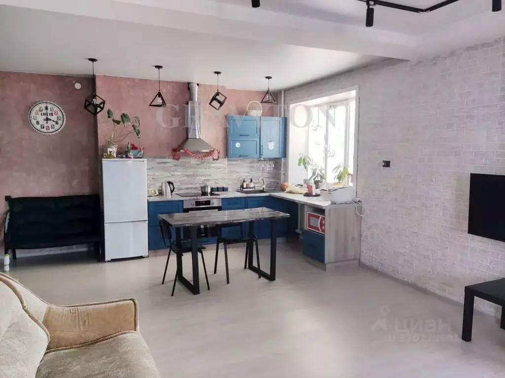 2-к кв. Алтай, Горно-Алтайск Советская ул., 7/3 (65.6 м) - Фото 0