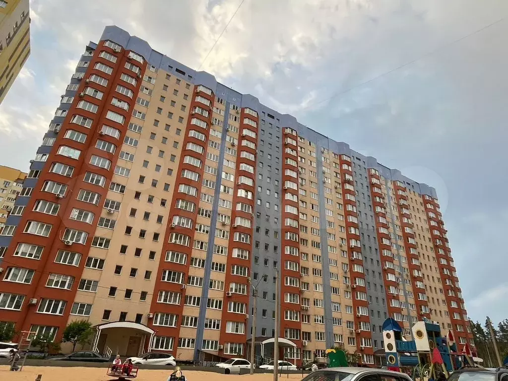 1-к. квартира, 42 м, 4/17 эт. - Фото 0