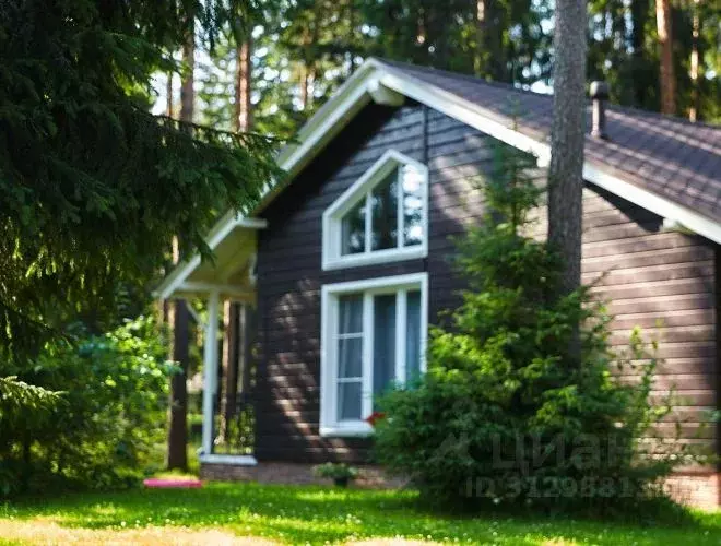 Дом в Ленинградская область, Выборгский район, Рощино пгт ул. ... - Фото 0