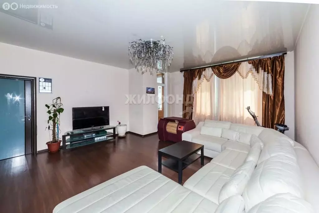 3-комнатная квартира: Новосибирск, улица Державина, 77/2 (120 м) - Фото 0