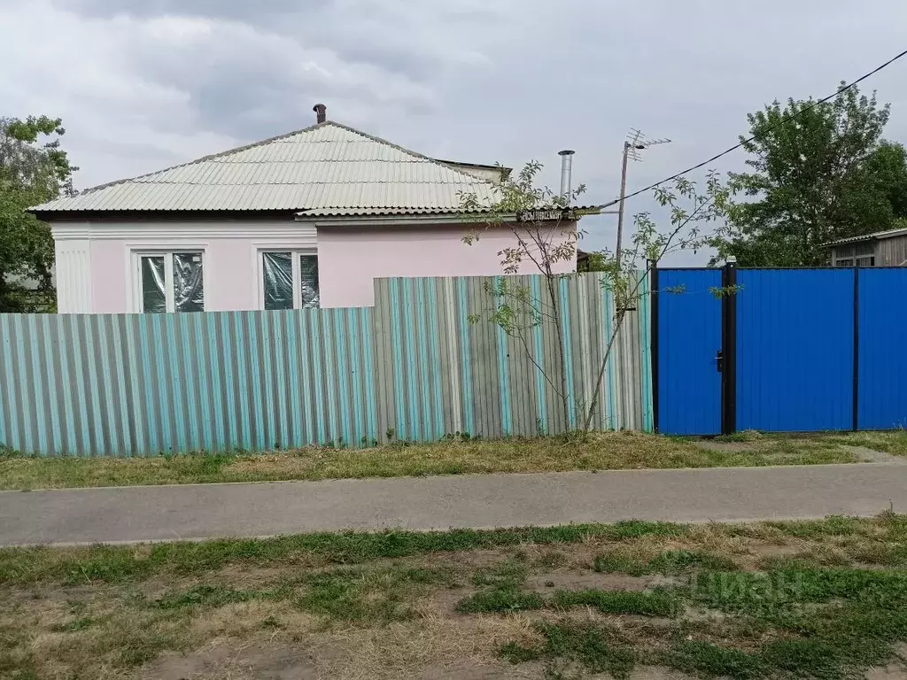 Дом в Ставропольский край, Михайловск Шпаковский район, ул. Розы ... - Фото 1