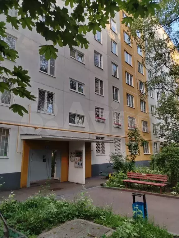 Комната 18 м в 3-к., 1/9 эт. - Фото 0