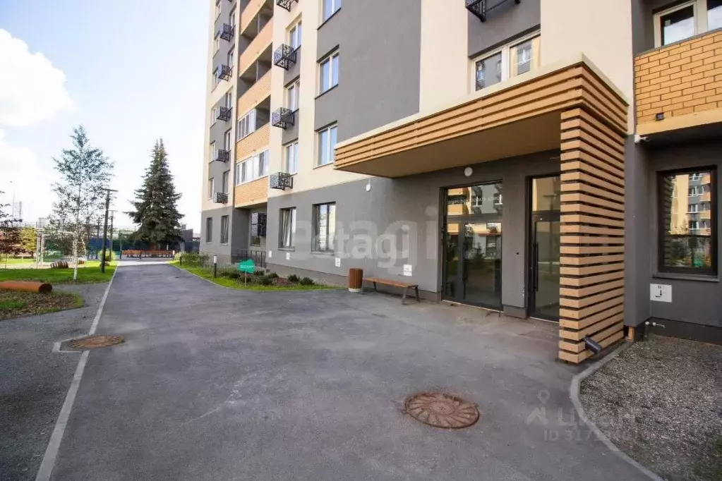 3-к кв. Тюменская область, Тюмень ул. Вице-адмирала Воронцова, 1 (70.9 ... - Фото 0