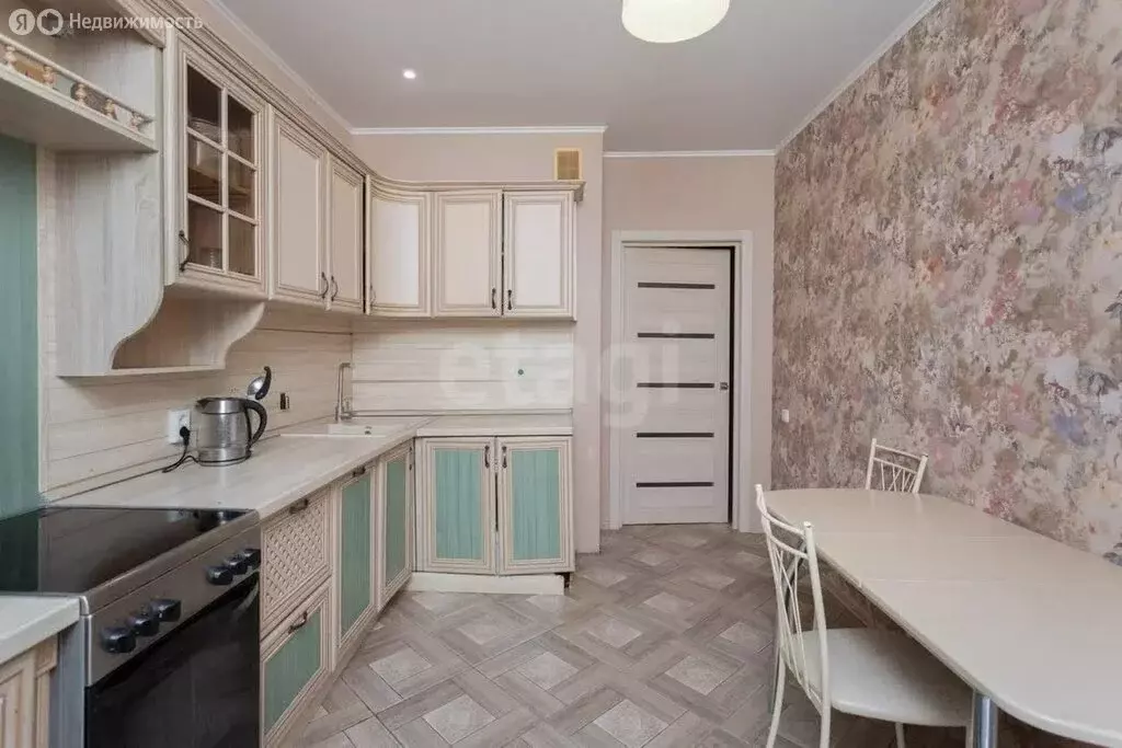 2-комнатная квартира: Тюмень, улица Монтажников, 51 (63.7 м) - Фото 1