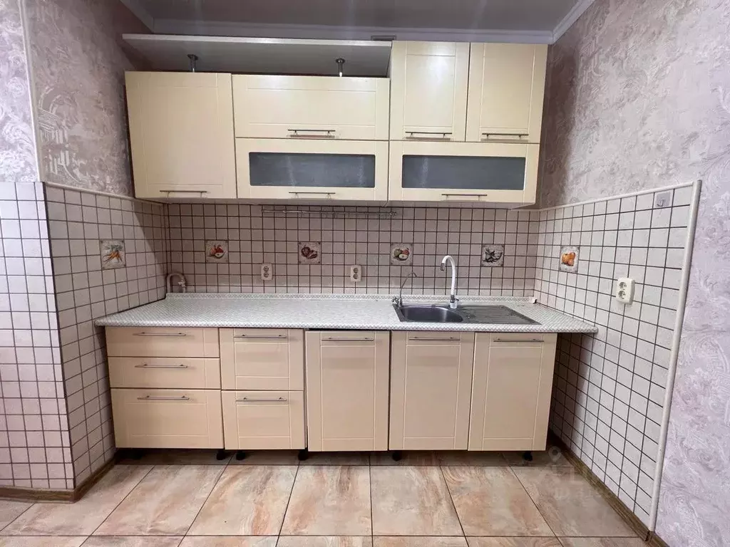 3-к кв. Астраханская область, Астрахань ул. Чкалова, 80к1 (76.5 м) - Фото 1