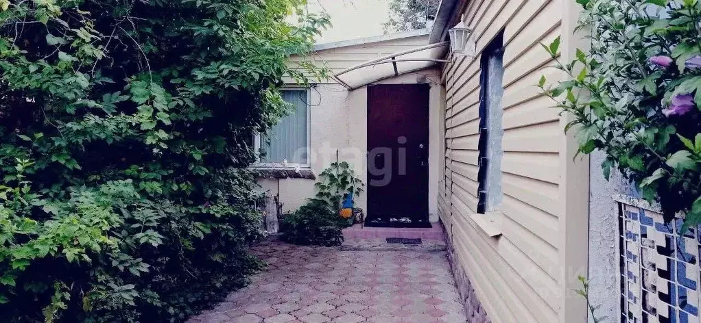 Дом в Ставропольский край, Ставрополь №26 мкр, ул. Космодемьянской, 27 ... - Фото 1