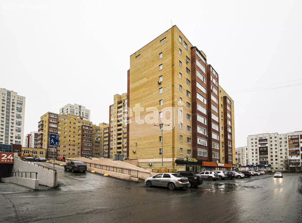 3-комнатная квартира: Тюмень, улица Газовиков, 33 (93 м) - Фото 2