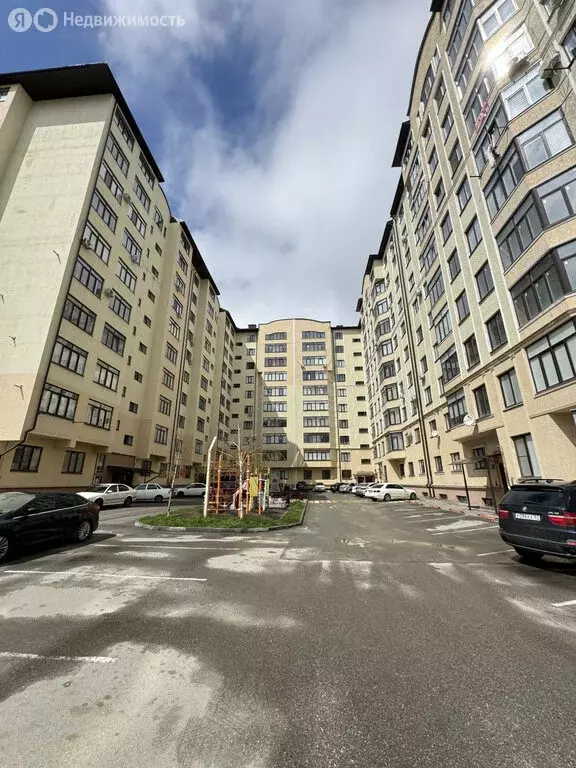 3-комнатная квартира: Нальчик, улица Шарданова, 48к4 (80 м) - Фото 2