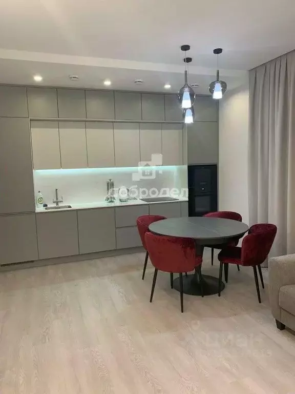 2-к кв. Свердловская область, Екатеринбург ул. Ткачей, 19/2 (75.0 м) - Фото 0
