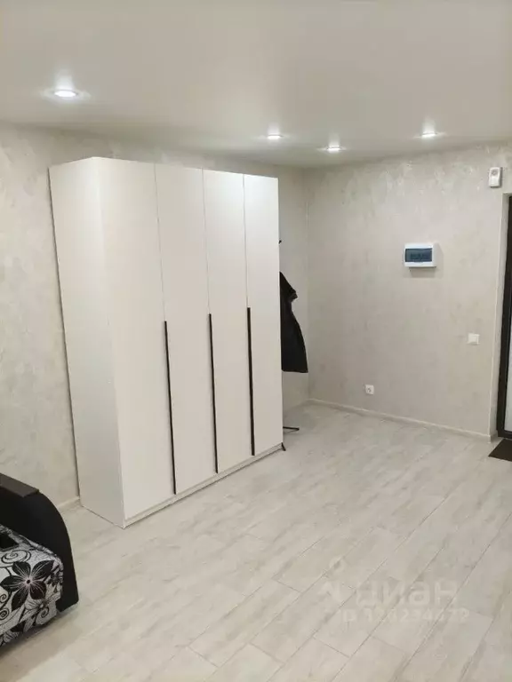 Студия Кировская область, Киров ул. Красной Звезды, 32 (28.6 м) - Фото 1