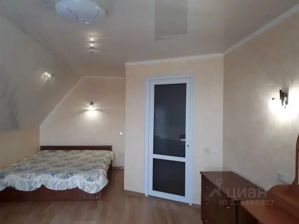 Комната Крым, Евпатория ул. Башенная, 7 - Фото 1