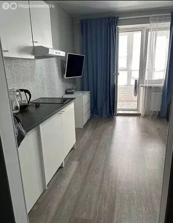 Квартира-студия: Тюмень, улица Мельникайте, 2к11 (24 м) - Фото 1