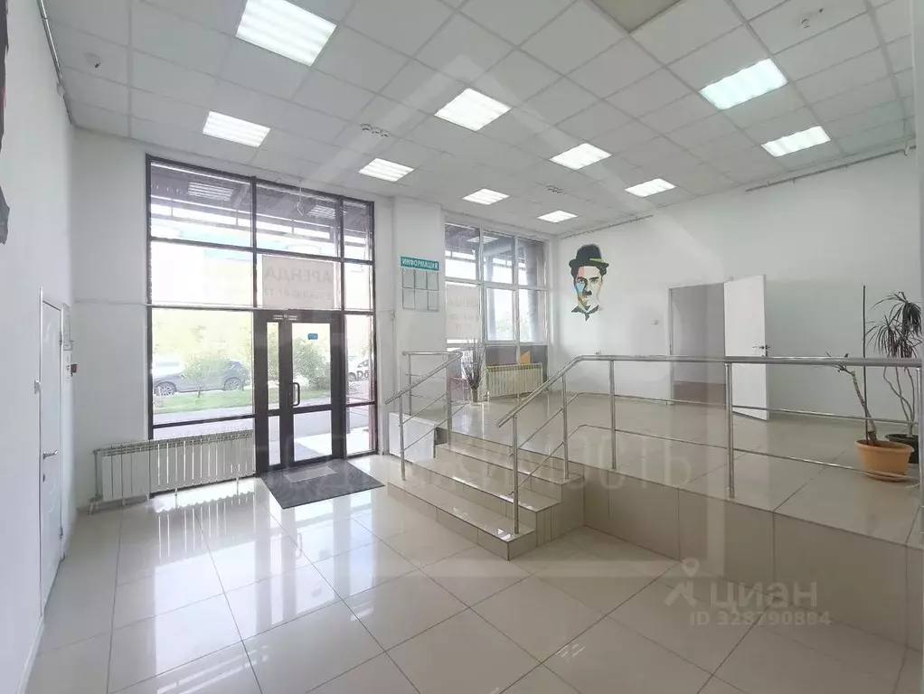 Помещение свободного назначения в Омская область, Омск ул. 10 лет ... - Фото 1