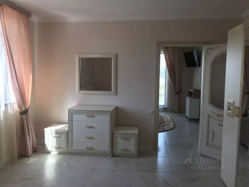 Дом в Севастополь с. Орлиное, ул. Интернациональная, 35 (210 м) - Фото 1