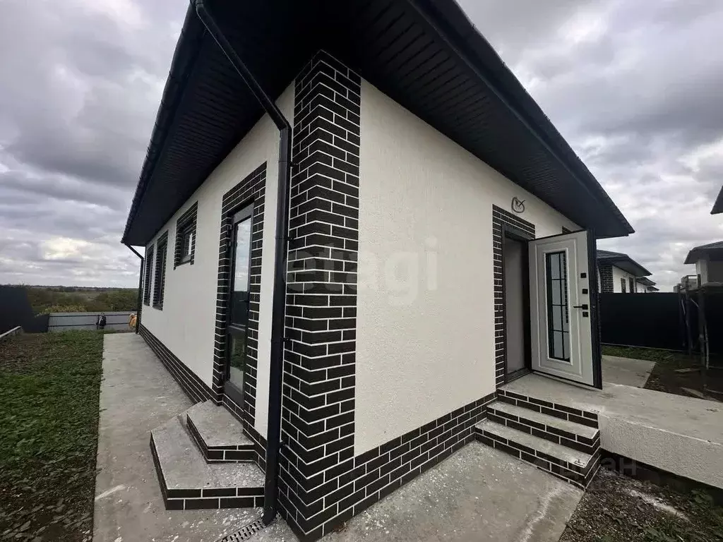 Дом в Крым, Симферопольский район, с. Урожайное ул. 40 лет Победы (96 ... - Фото 1