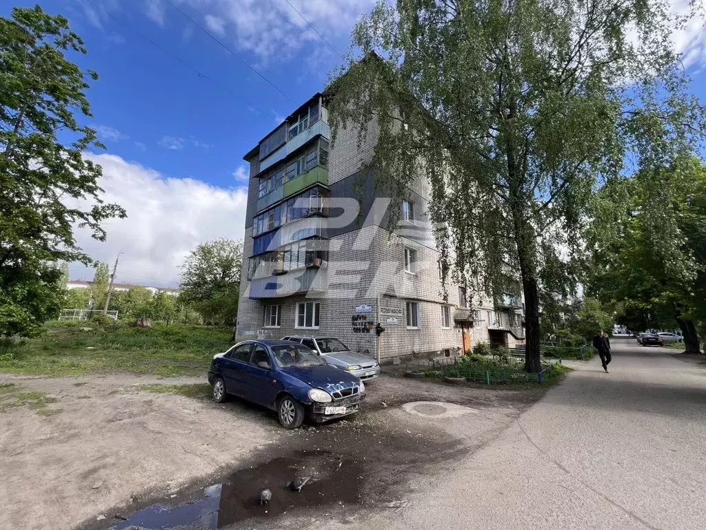2-к кв. Курская область, Курск Республиканская ул., 8 (40.6 м) - Фото 0