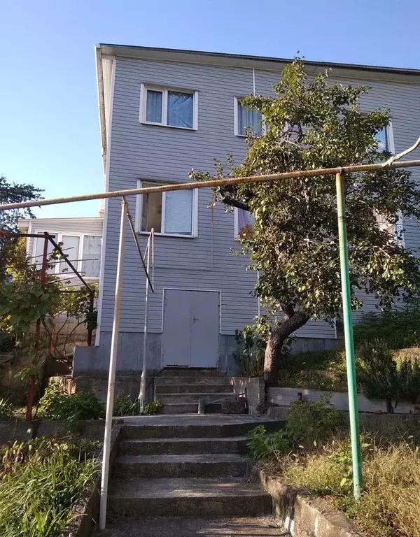 Дом в Краснодарский край, Туапсе ул. Кирова, 83 (140 м) - Фото 1