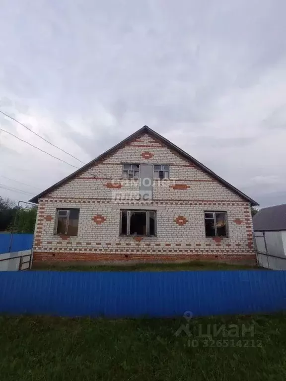 Дом в Курская область, Мантуровский сельсовет, с. Мантурово ул. ... - Фото 1