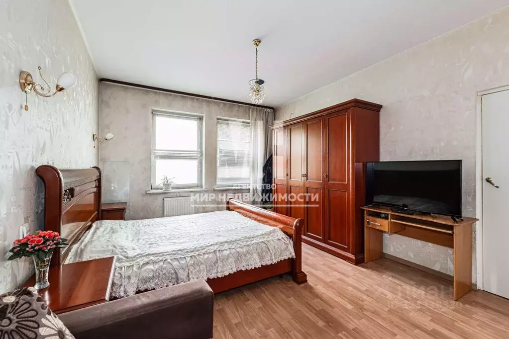 3-к кв. Калининградская область, Калининград Калужская ул., 24 (90.0 ... - Фото 0