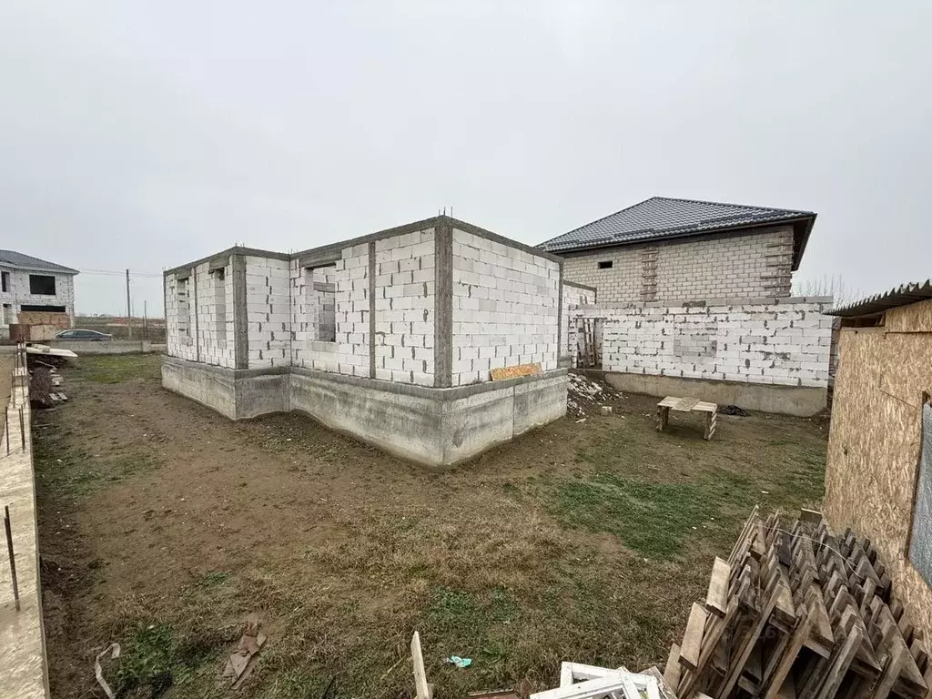 Дом в Чеченская республика, Грозный ул. Демократическая, 39 (300 м) - Фото 1