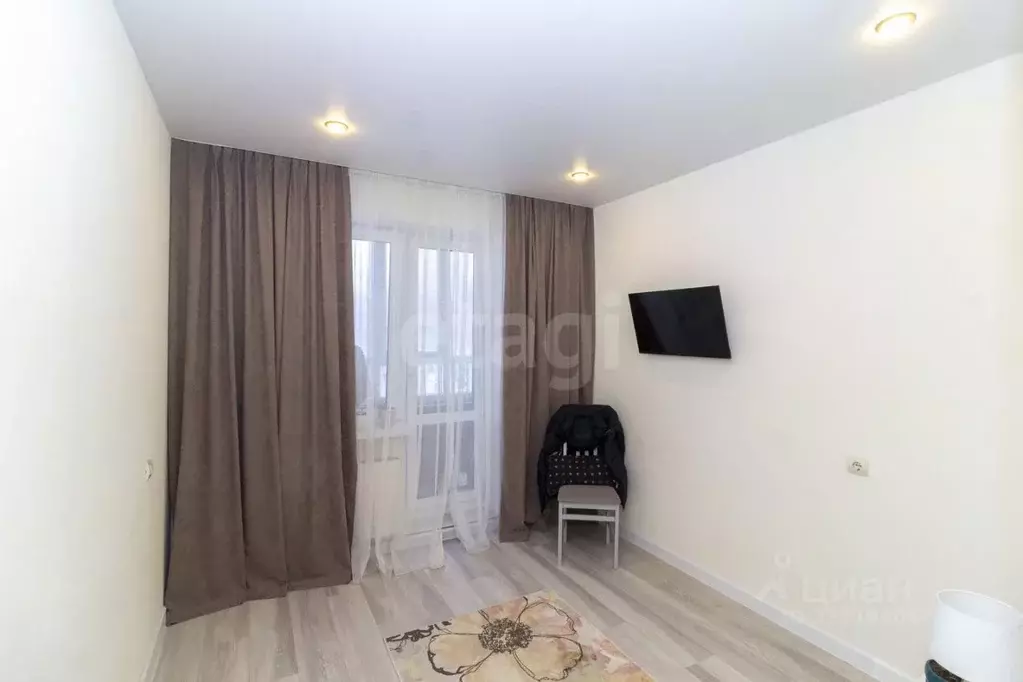 Студия Тюменская область, Тюмень ул. Новоселов, 107к2 (15.2 м) - Фото 1