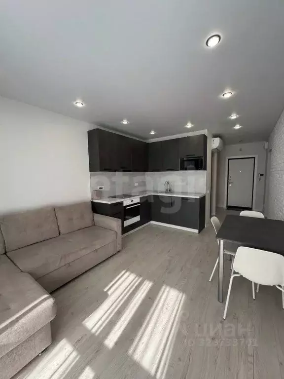 2-к кв. Тюменская область, Тюмень ул. Заполярная, 11к1 (67.0 м) - Фото 1