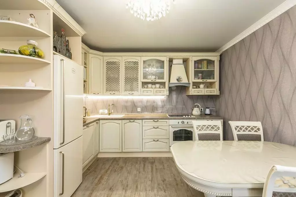 3-к кв. Тюменская область, Тюмень ул. Ю.-Р.Г. Эрвье, 32 (80.4 м) - Фото 1