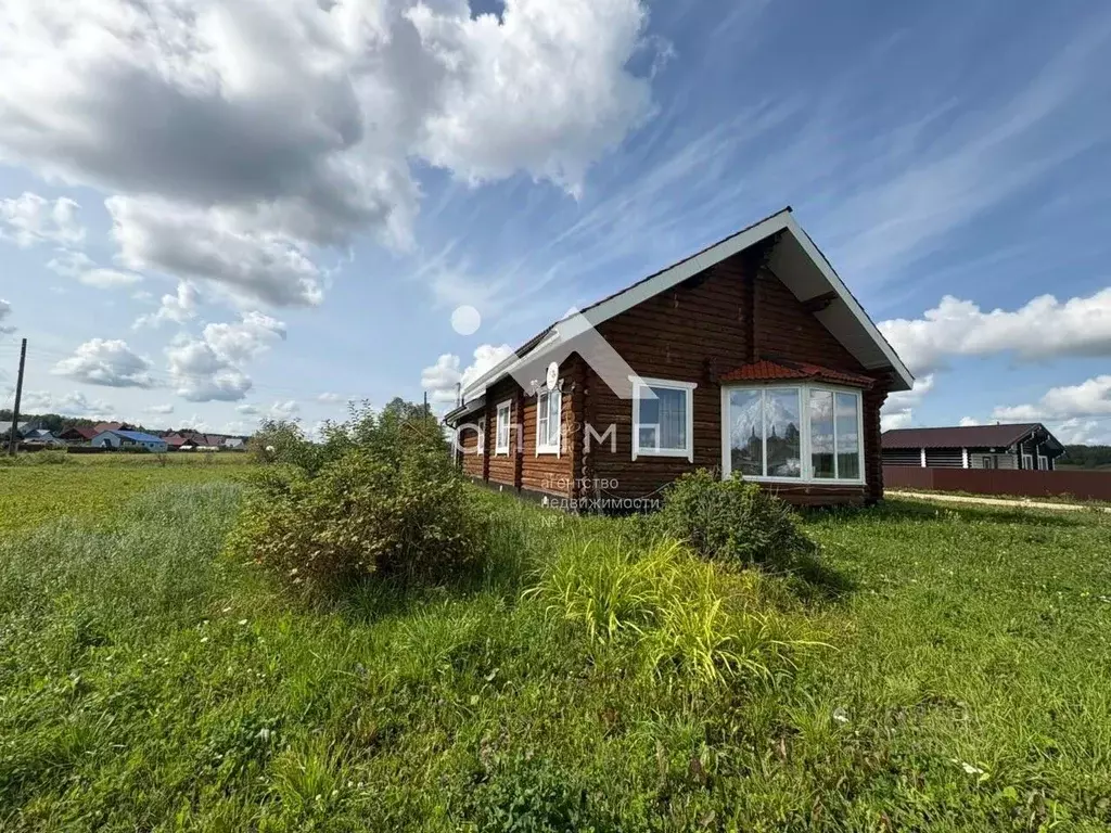 Дом в Архангельская область, Вельский район, Усть-Вельское ... - Фото 1