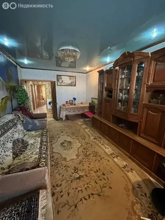 3-комнатная квартира: Икряное, улица Пугачёва, 21 (60.8 м) - Фото 1