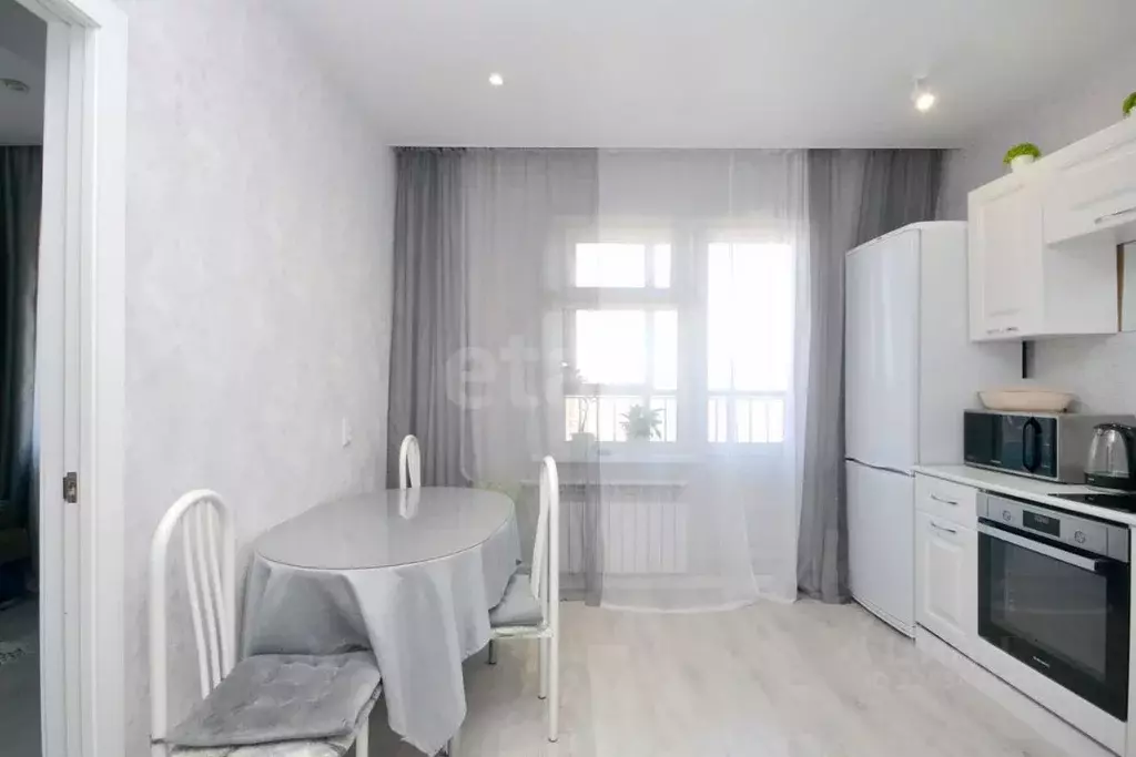 2-к кв. Саха (Якутия), Якутск ул. Свердлова, 1 (36.8 м) - Фото 1