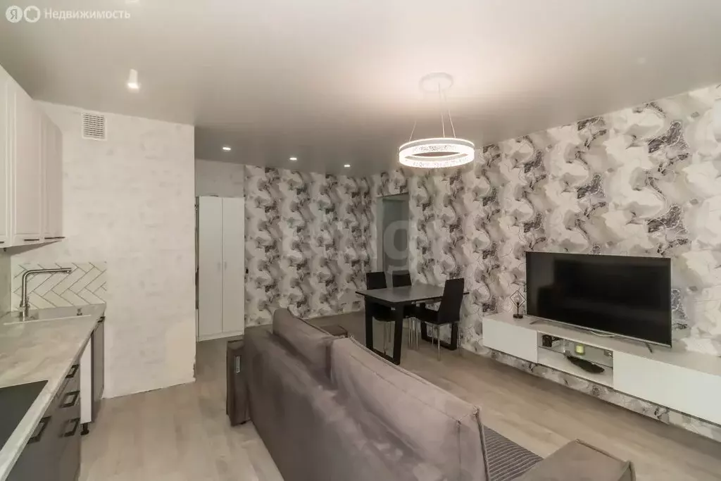 3-комнатная квартира: Челябинск, улица Бейвеля, 73 (56.3 м) - Фото 1