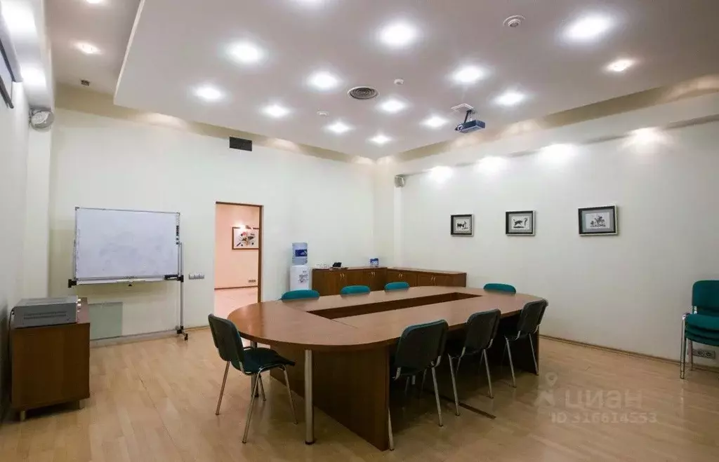 Офис в Санкт-Петербург Кантемировская ул., 4 (722 м) - Фото 1