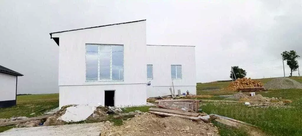 Дом в Крым, Симферопольский район, с. Урожайное ул. Крымская (120 м) - Фото 0