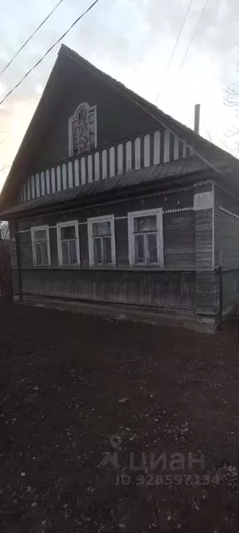 Дом в Новгородская область, Шимский район, Медведское с/пос, с. ... - Фото 1