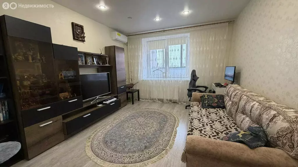 2-комнатная квартира: Казань, улица Аметьевская Магистраль, 4 (50 м) - Фото 2