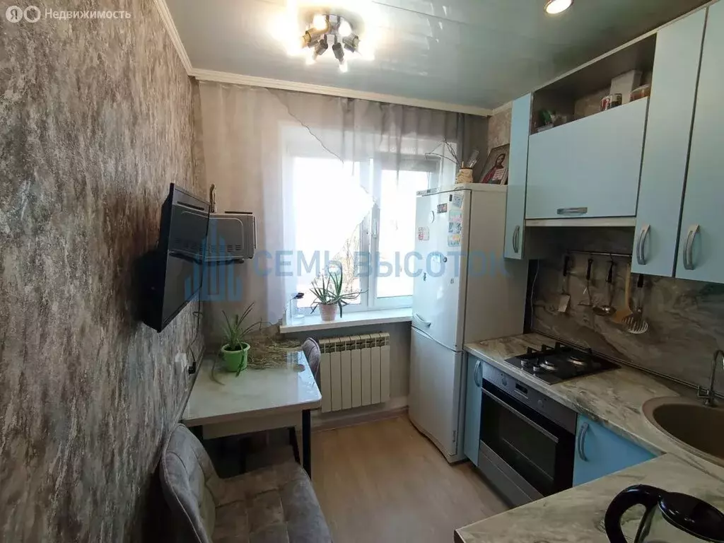 2-комнатная квартира: микрорайон Белые Столбы, улица Геологов, 10 (45 ... - Фото 1