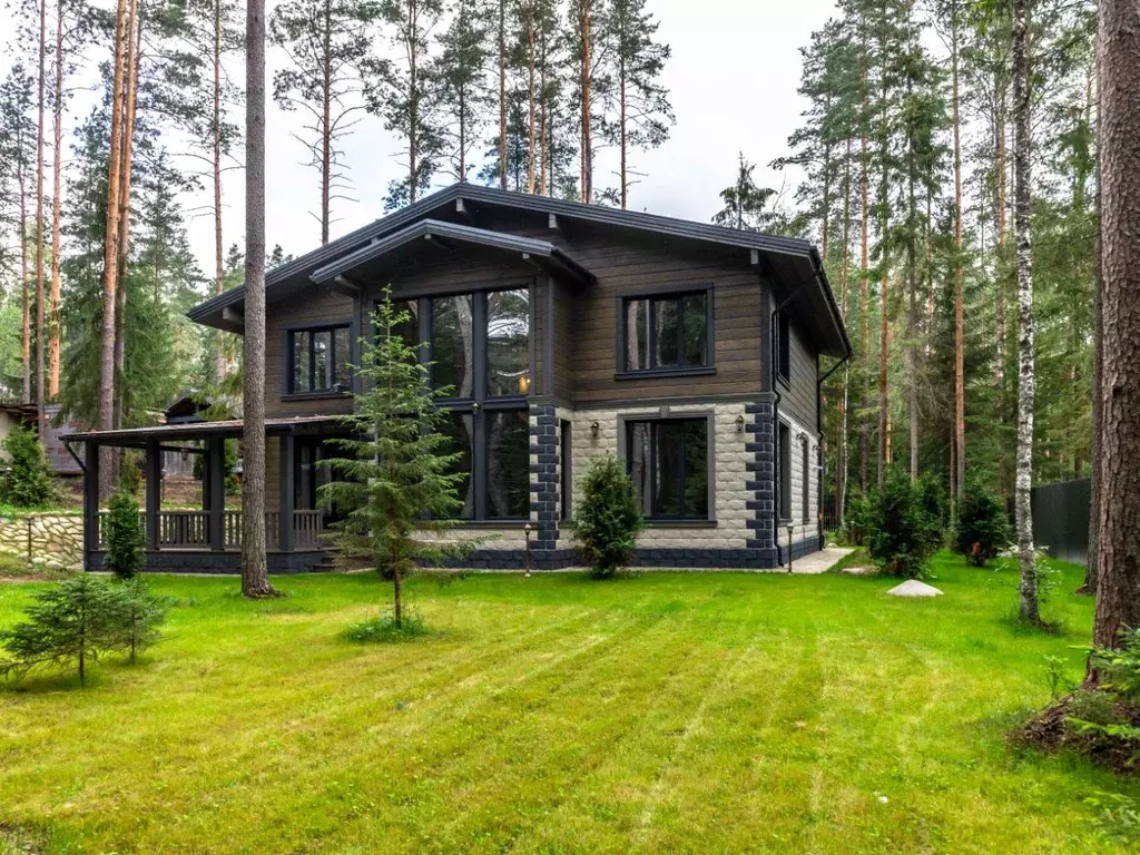 Дом в Санкт-Петербург пос. Репино,  (330 м) - Фото 1