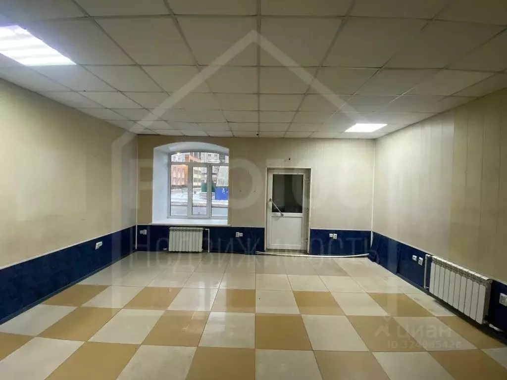 Торговая площадь в Омская область, Омск ул. Гусарова, 45 (120 м) - Фото 1