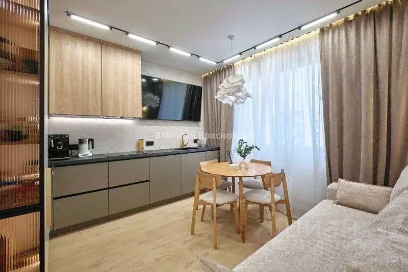 4-к кв. Красноярский край, Красноярск ул. Петра Ломако, 1А (89.0 м) - Фото 0